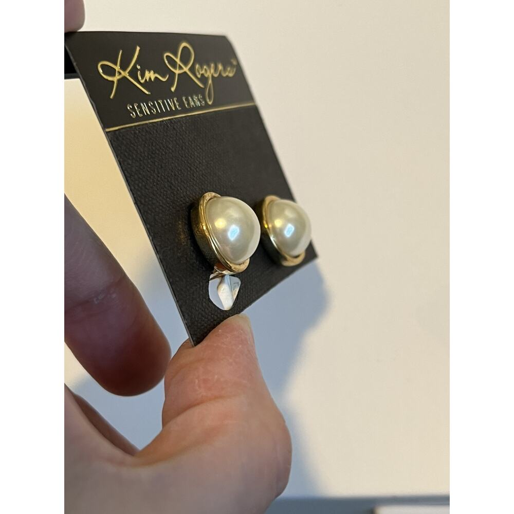 NOS Kim Rogers Gold Toned Pearl Cabochon For Sensitive Ears CLIP ON New - Picture 3 of 3